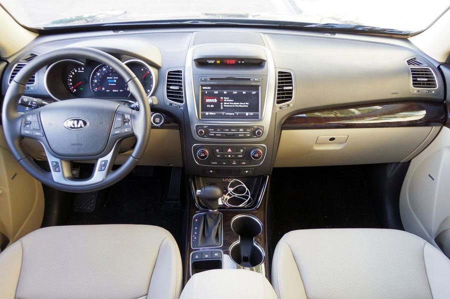  Kia Sorento 2014 года  (фото 37 из 88)